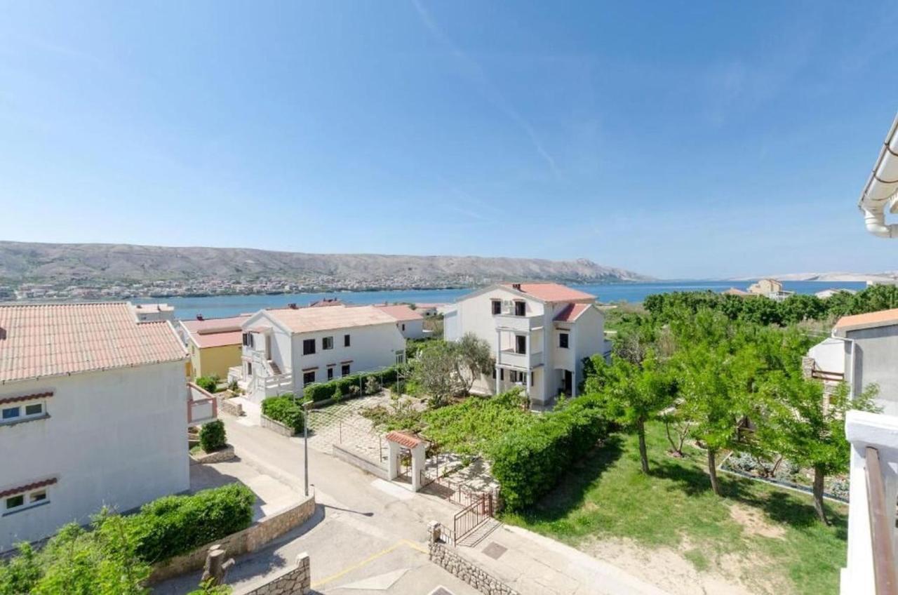 Apartments Spavalo Паг Экстерьер фото