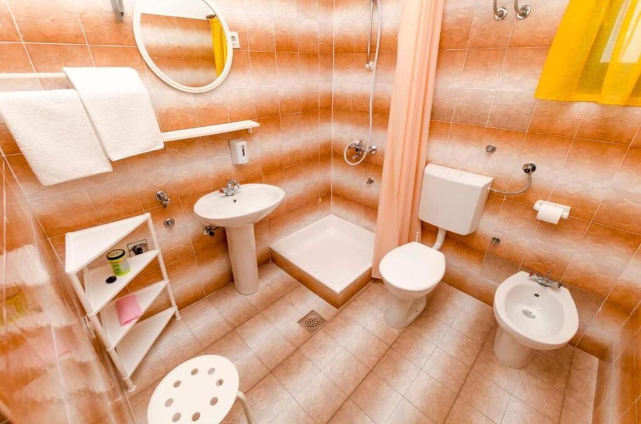 Apartments Spavalo Паг Экстерьер фото