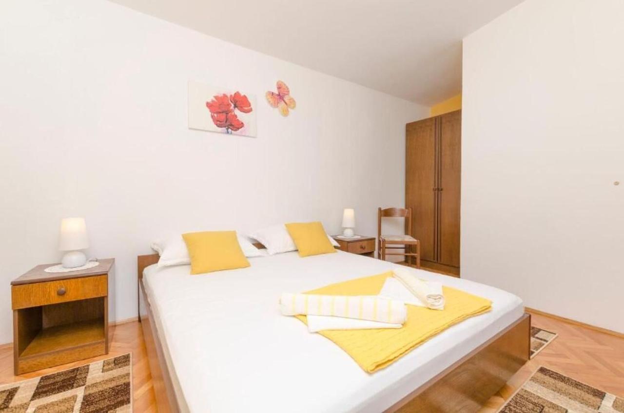 Apartments Spavalo Паг Экстерьер фото