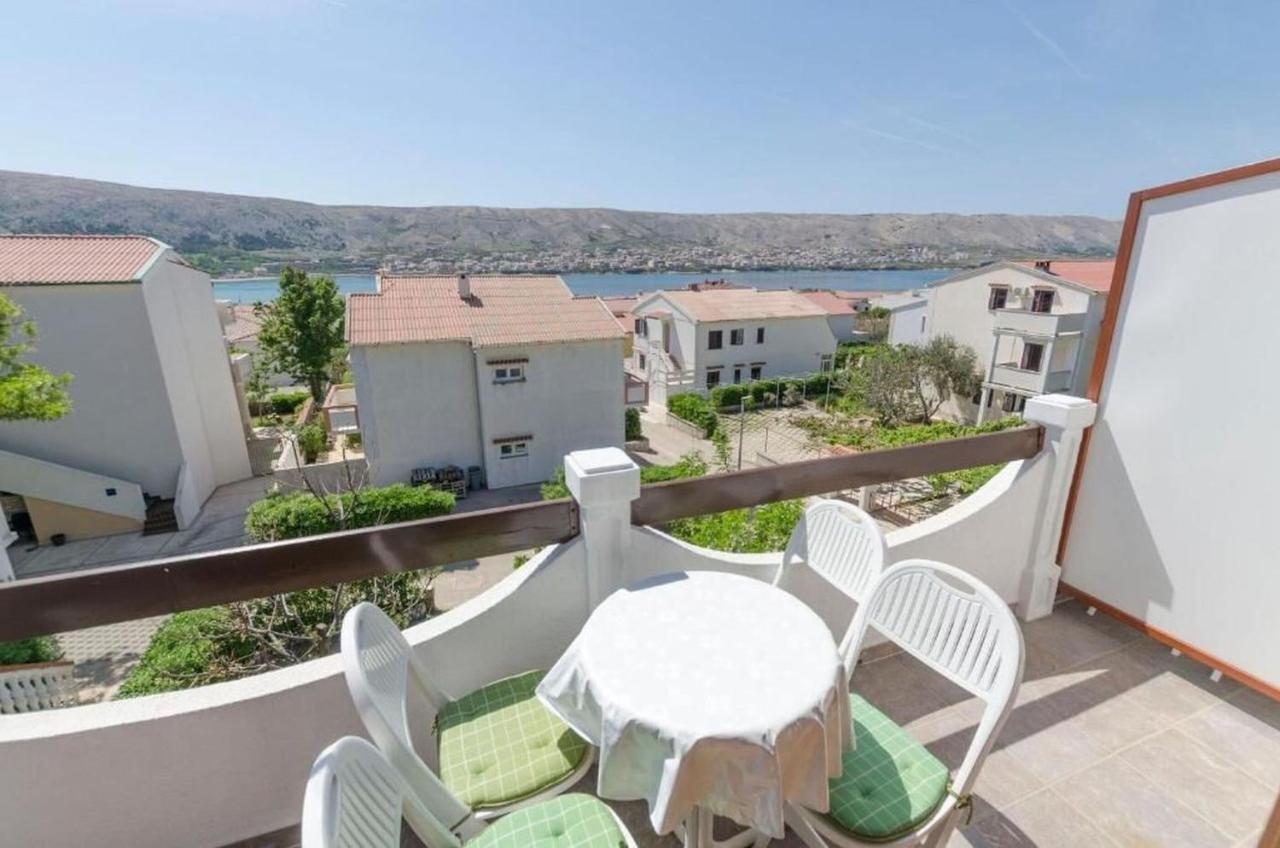 Apartments Spavalo Паг Экстерьер фото