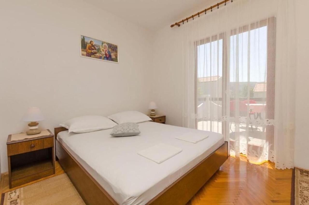 Apartments Spavalo Паг Экстерьер фото