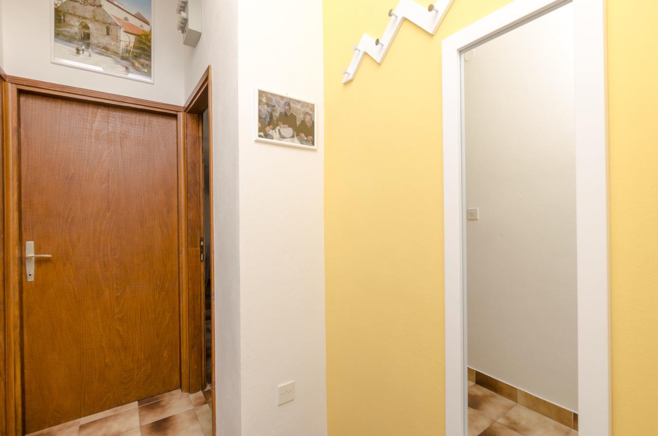 Apartments Spavalo Паг Экстерьер фото