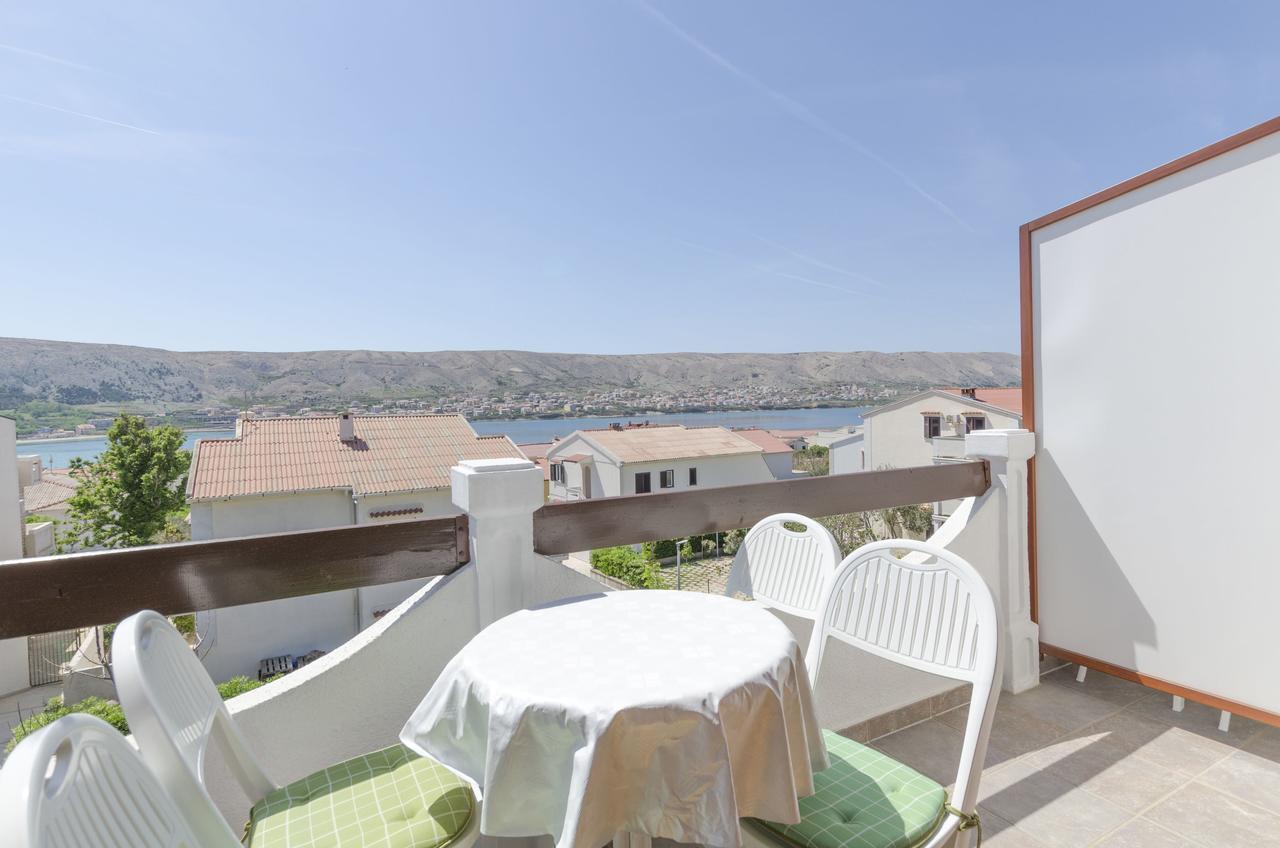Apartments Spavalo Паг Экстерьер фото