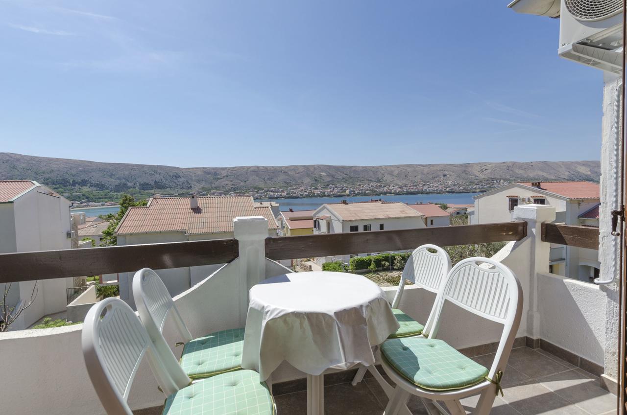 Apartments Spavalo Паг Экстерьер фото